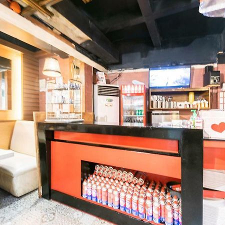 Отель Oyo 191 Paradise Apartelle Манила Экстерьер фото