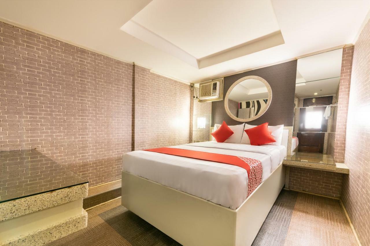 Отель Oyo 191 Paradise Apartelle Манила Экстерьер фото