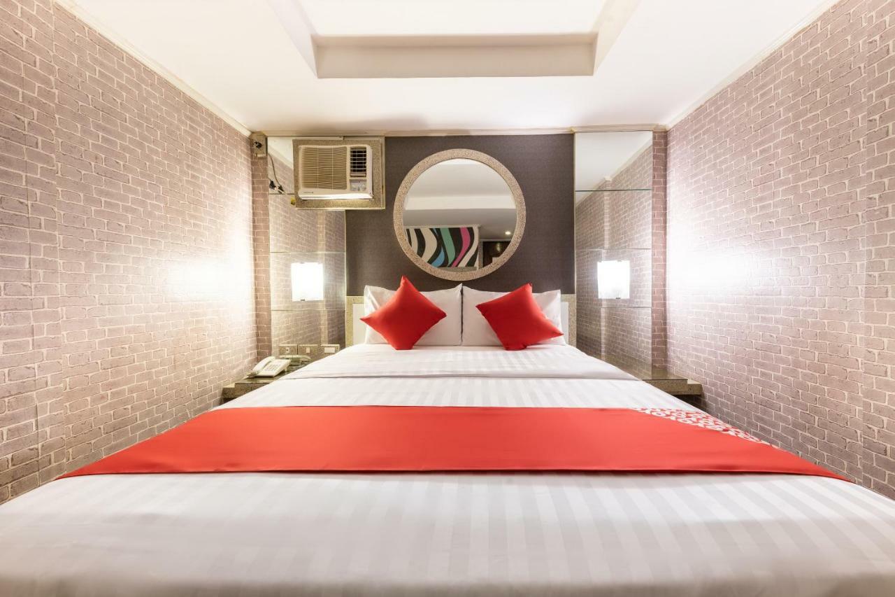 Отель Oyo 191 Paradise Apartelle Манила Экстерьер фото