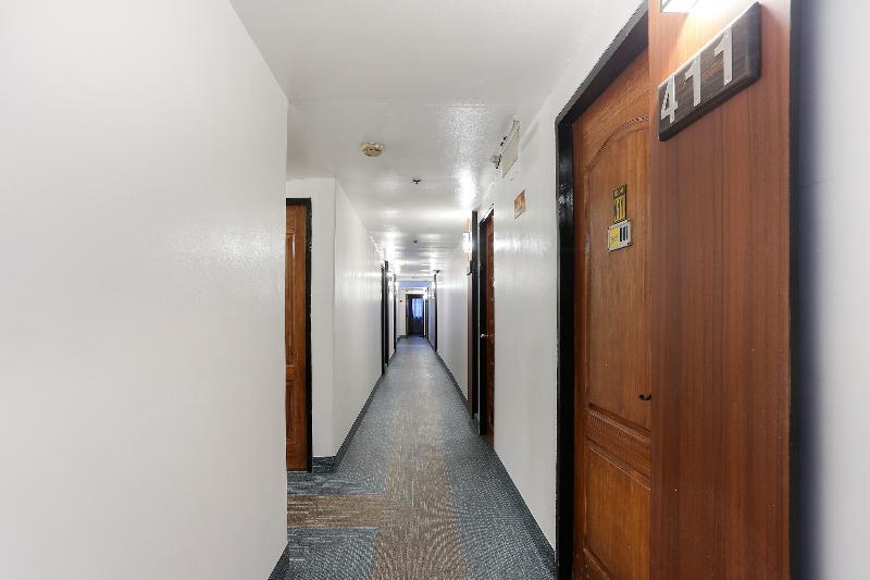 Отель Oyo 191 Paradise Apartelle Манила Экстерьер фото