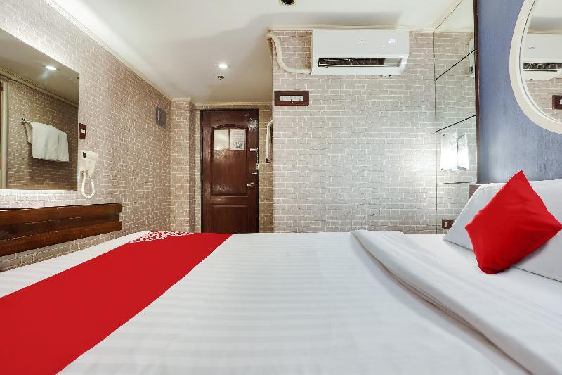 Отель Oyo 191 Paradise Apartelle Манила Экстерьер фото