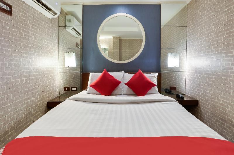 Отель Oyo 191 Paradise Apartelle Манила Экстерьер фото