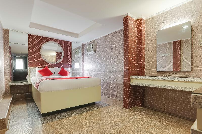 Отель Oyo 191 Paradise Apartelle Манила Экстерьер фото