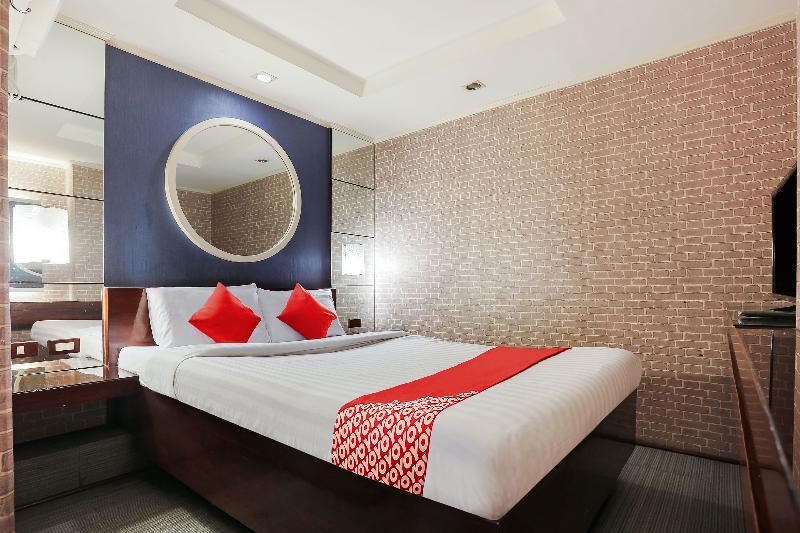 Отель Oyo 191 Paradise Apartelle Манила Экстерьер фото